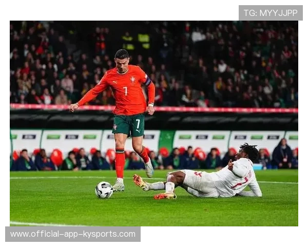 C罗远射逼出脱手，胜利补射轻松得分，c罗 远射